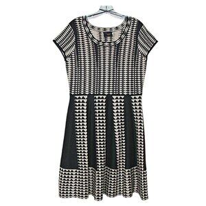 Just... Taylor Fit and Flare Dress Womens Large Tan Gray Geomatics Print Career